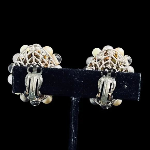 Vintage Gold Tone Oval Beaded Clip On Earrings (5251) - Picture 5 of 7